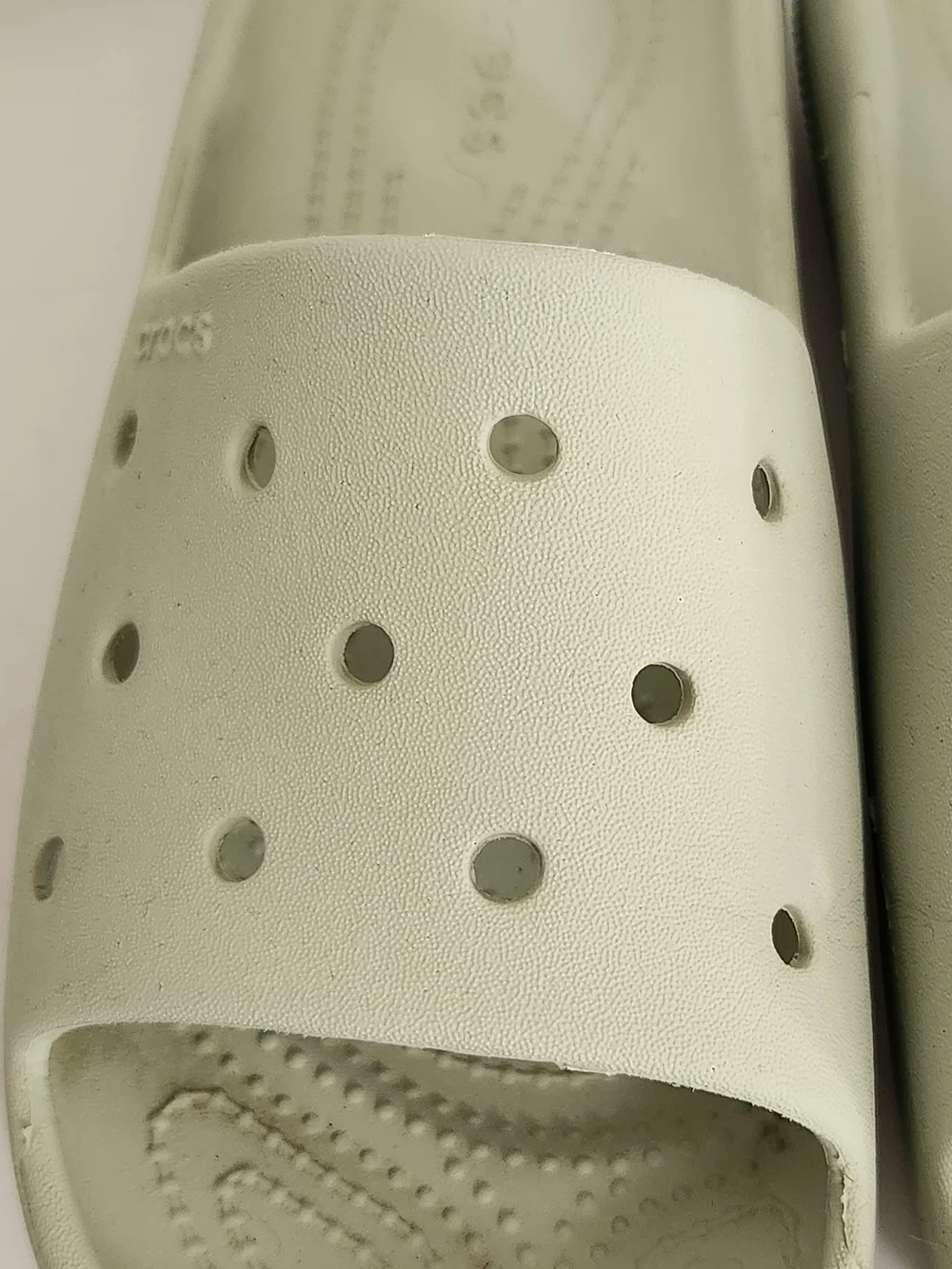 Crocs Pale Green Slide Sandals Size 7